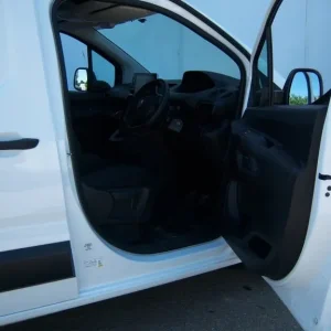 Only 68000 miles Full service history Bargain at this price PX and Finance - Image 8