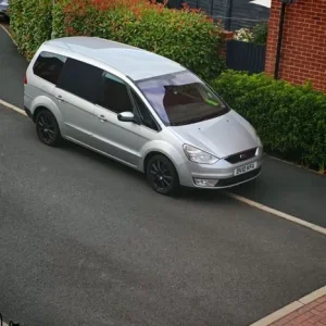 Ford Galaxy MPV 2010 manual 5-door - Image 2