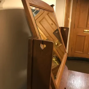 Arts & Crafts vanity table/chest of drawers, very attractive and versatile - Image 4