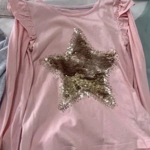 Girls tops size 5-6 - Image 3