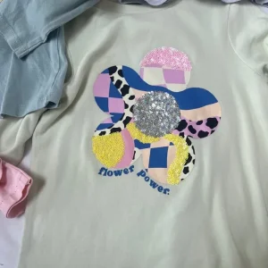 Girls tops size 5-6 - Image 4