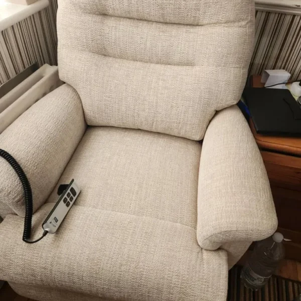HSL RISE RECLINER CHAIR
