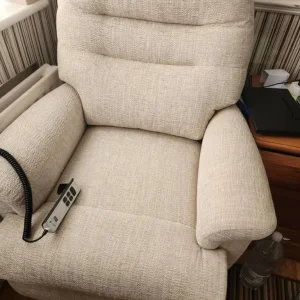 HSL RISE RECLINER CHAIR