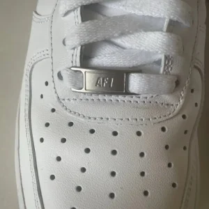 White air force 1 with crease protectors - Image 5