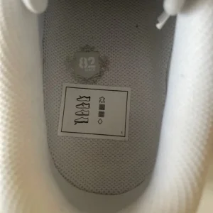 White air force 1 with crease protectors - Image 6