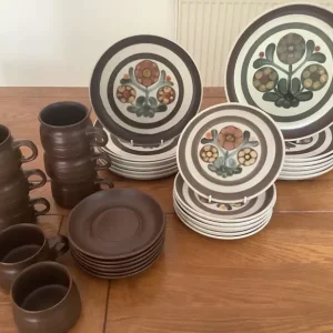 Vintage Langley ‘Mayflower pattern’ Tableware. - Image 5