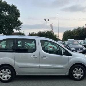 2012 Peugeot Partner Tepee 1.6 HDi 92 S 5dr MPV Diesel Manual - Image 5