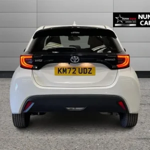 2022 Toyota Yaris 1.5 VVT-h Hybrid Hatchback - Image 4