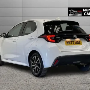 2022 Toyota Yaris 1.5 VVT-h Hybrid Hatchback - Image 5