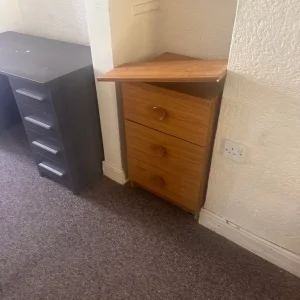 Free wardrobes and dressers - Image 5