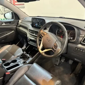 2019 Hyundai TUCSON 1.6 CRDi Premium SUV 5dr Diesel Manual Euro 6 (s/s) (115 ps) ESTATE Diesel Ma... - Image 4