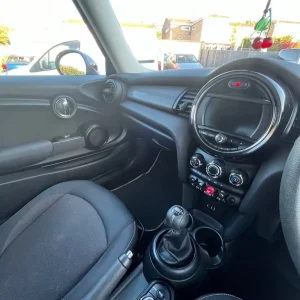 Mini, HATCHBACK, Hatchback, 2017, Manual, 1499 (cc), 3 doors - Image 6