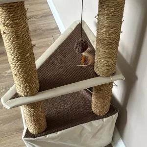 Cat scratching post - Image 2