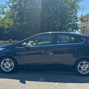 2013 Ford Fiesta 1.0T EcoBoost Zetec Euro 5 (s/s) 5dr HATCHBACK Petrol Manual - Image 4