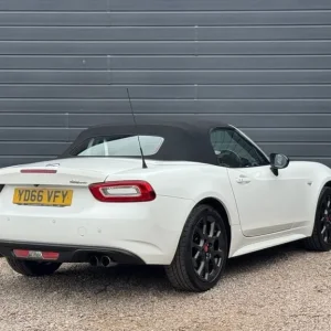 2016 66 FIAT 124 SPIDER 1.4 MULTIAIR LUSSO PLUS CONVERTIBLE 2DR PETROL EURO 6 - Image 3