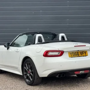 2016 66 FIAT 124 SPIDER 1.4 MULTIAIR LUSSO PLUS CONVERTIBLE 2DR PETROL EURO 6 - Image 6