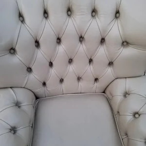 Beige Chesterfield suite - Image 5