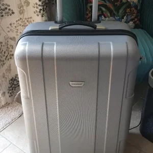 Large Dunlop hard shell suitcase. - Image 2