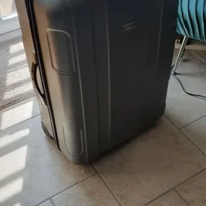 Large Dunlop hard shell suitcase. - Image 4