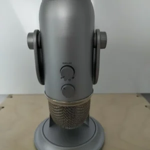 Logitech Blue Yeti USB Microphone, BNIB - High-end Gaming / Podcast mic - great deal!! - Image 6