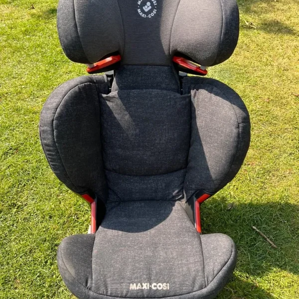 Maxi-Cosi Rodifix AP Nomad Black