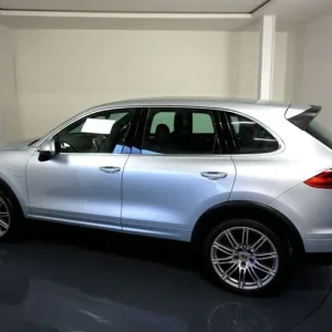2014 Porsche Cayenne 3.0 TD V6 SUV 5dr Diesel Tiptronic S 4WD Euro 6 (s/s) (262 ps)-Factory extr ... - Image 5