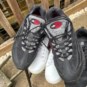 Five pairs of men’s size 9 trainers - Image 3