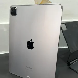 Apple iPad Pro 11 inch (4th Generation) Apple M2 128GB Storage Space Grey With Keyboard and Box - Image 3