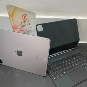 Apple iPad Pro 11 inch (4th Generation) Apple M2 128GB Storage Space Grey With Keyboard and Box - Image 4