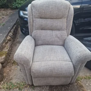 Rise and recline chair - Image 5