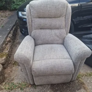 Rise and recline chair - Image 6