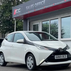 2015 Toyota AYGO 1.0 VVT-i x-play Hatchback 5dr Petrol Manual Euro 5 Euro 5 (68 ps) Hatchback Pet... - Image 6