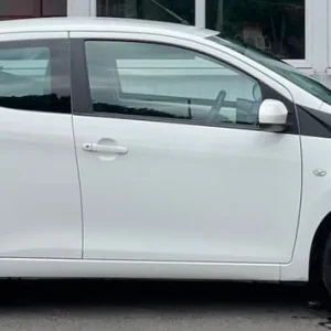 2015 Toyota AYGO 1.0 VVT-i x-play Hatchback 5dr Petrol Manual Euro 5 Euro 5 (68 ps) Hatchback Pet... - Image 8