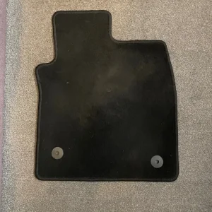 Ford Focus 2019 Parcel Shelf and Front Mats - Image 5