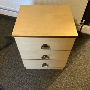 Bedside table in excellent condition can deliver for a small charge - Image 6