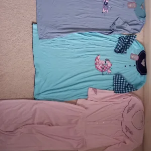 Three nighties £3 - Image 4