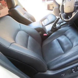 TOYOTA LAND CRUISER AMAZON ZX 4.6 V8 PETROL 2015 41K MILES 1 OWNER FROM NEW - Image 3