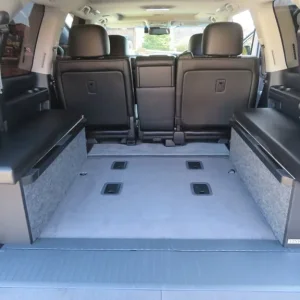 TOYOTA LAND CRUISER AMAZON ZX 4.6 V8 PETROL 2015 41K MILES 1 OWNER FROM NEW - Image 4