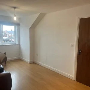 Flat to rent - Image 4