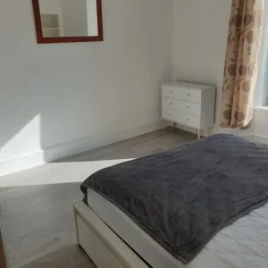 1 BED FULLY FURNISHED FLAT IN ROSEMOUNT - Image 4