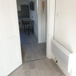 1 BED FULLY FURNISHED FLAT IN ROSEMOUNT - Image 5