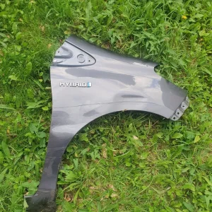 Car right hand side wing