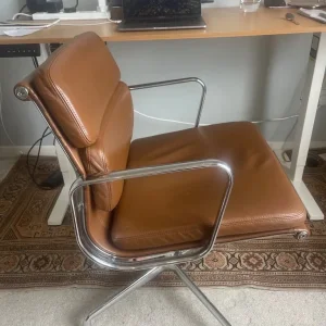 Vintage Eames leather office chair - Image 5