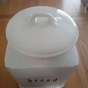 Large bread bin - Image 2