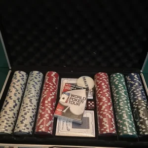 Brand new poker set with chips - Image 2