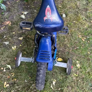 14 inch wheels Apollo Moonman boys bike - Image 2