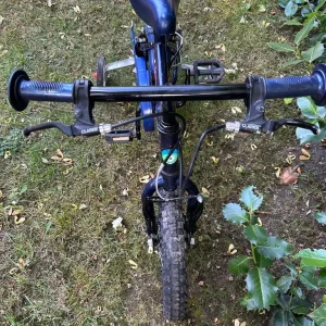 14 inch wheels Apollo Moonman boys bike - Image 3