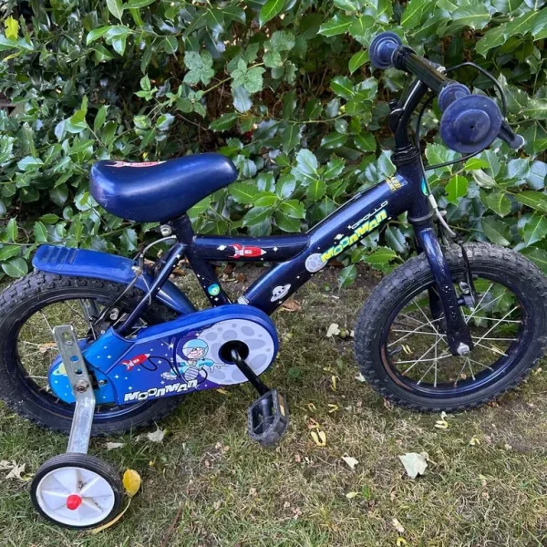 14 inch wheels Apollo Moonman boys bike