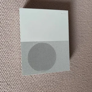 Xbox One 500GB - Image 2