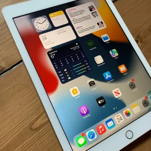 Apple Ipad 5 128GB Ios16 Wifi Very Good Condition - Delivery Available - Image 3